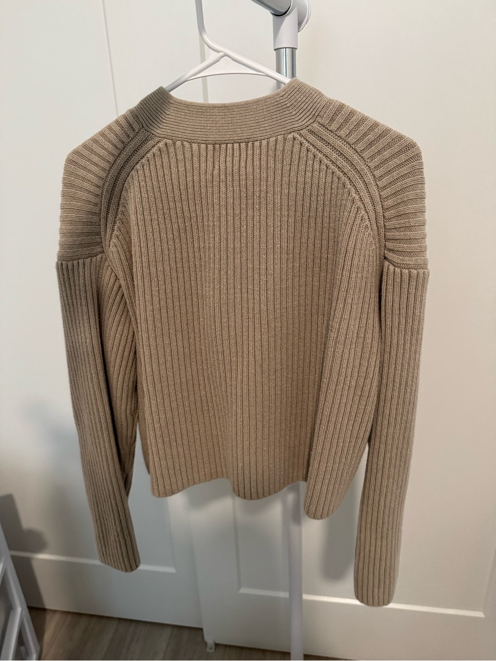 H&M Ribbed V-Neck Button Cardigan Rib-knit Taupe - Picture 2 of 3